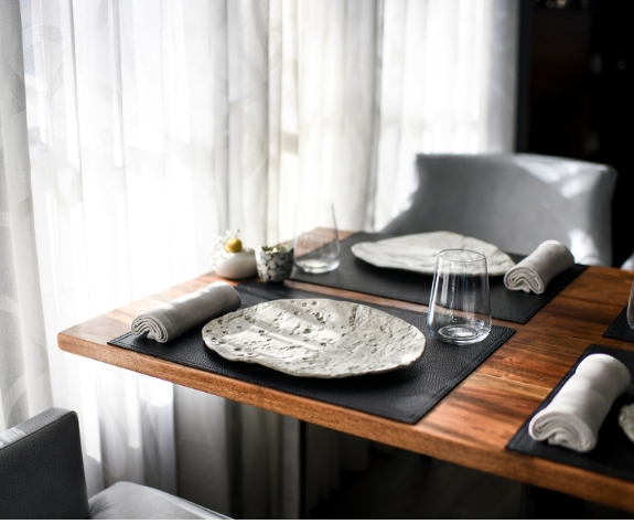 https://laubergecarmel.com/wp-content/uploads/2025/05/lac-dining-photo-574x475-1.jpg